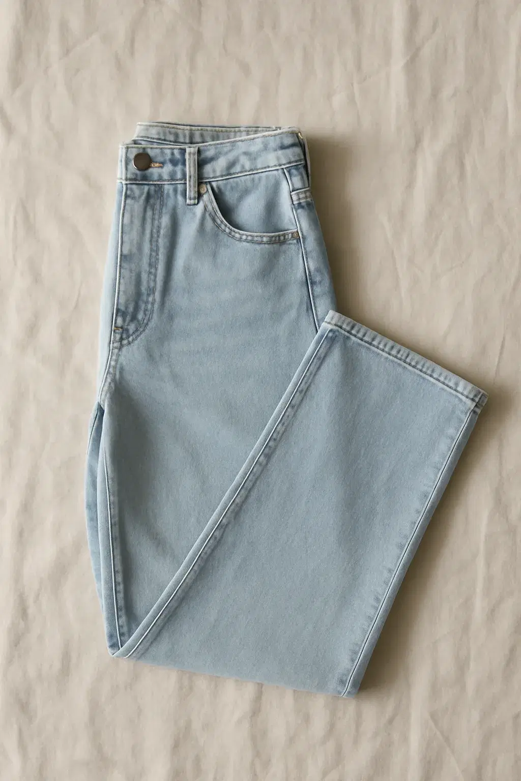 The Wide Leg, Light wash